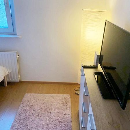 3 Bedroom Apartment In Leverkusen Exterior photo