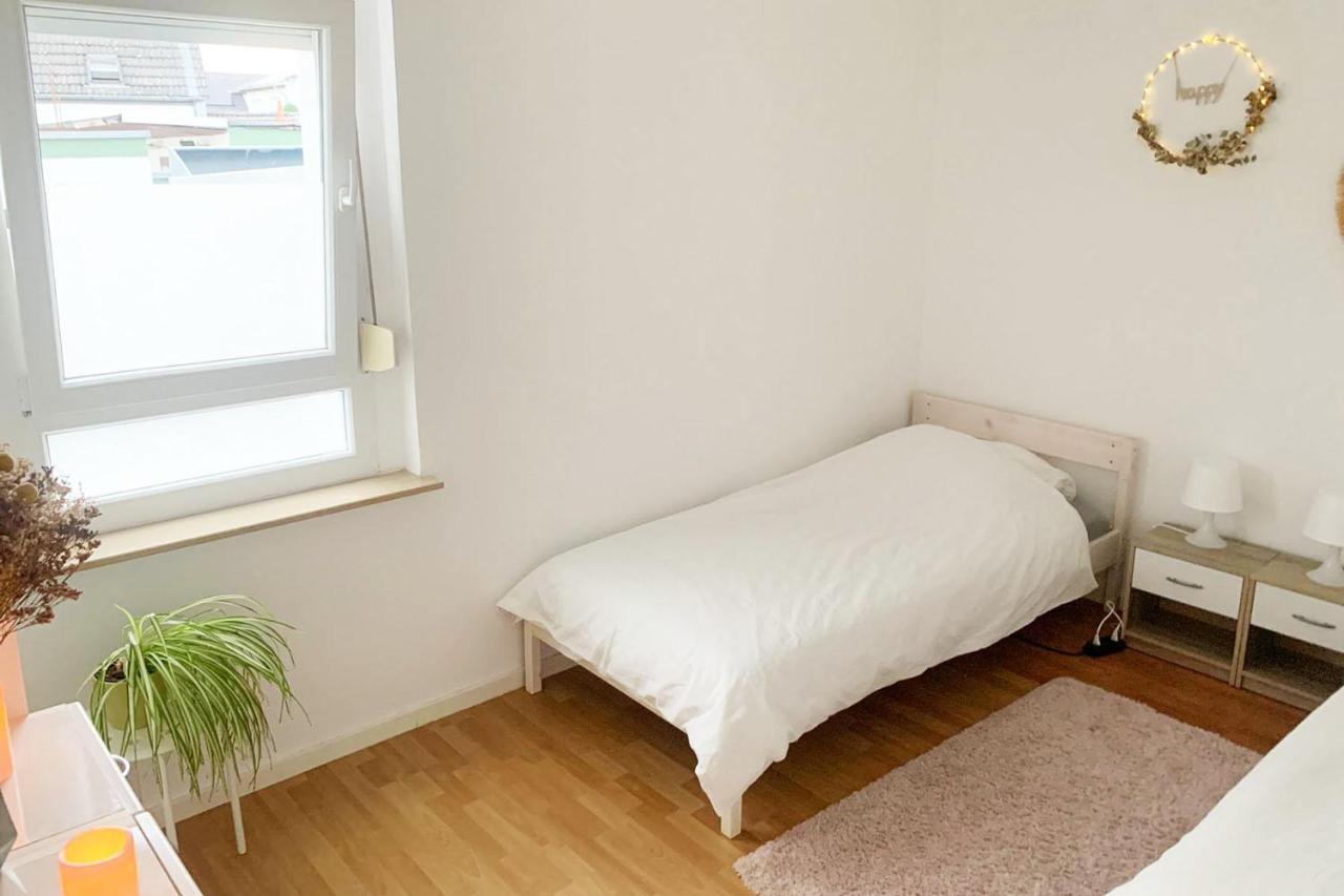 3 Bedroom Apartment In Leverkusen Exterior photo