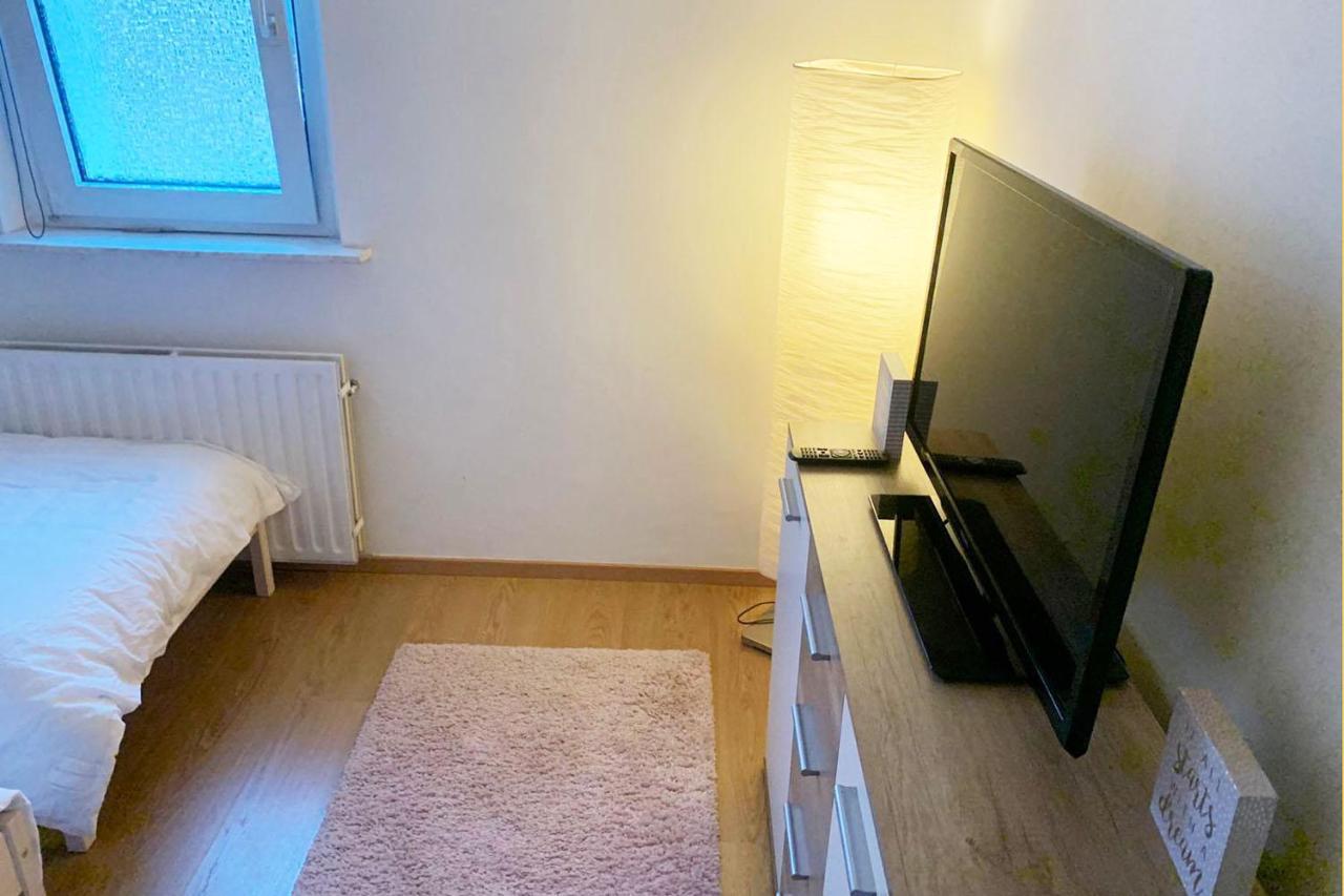 3 Bedroom Apartment In Leverkusen Exterior photo