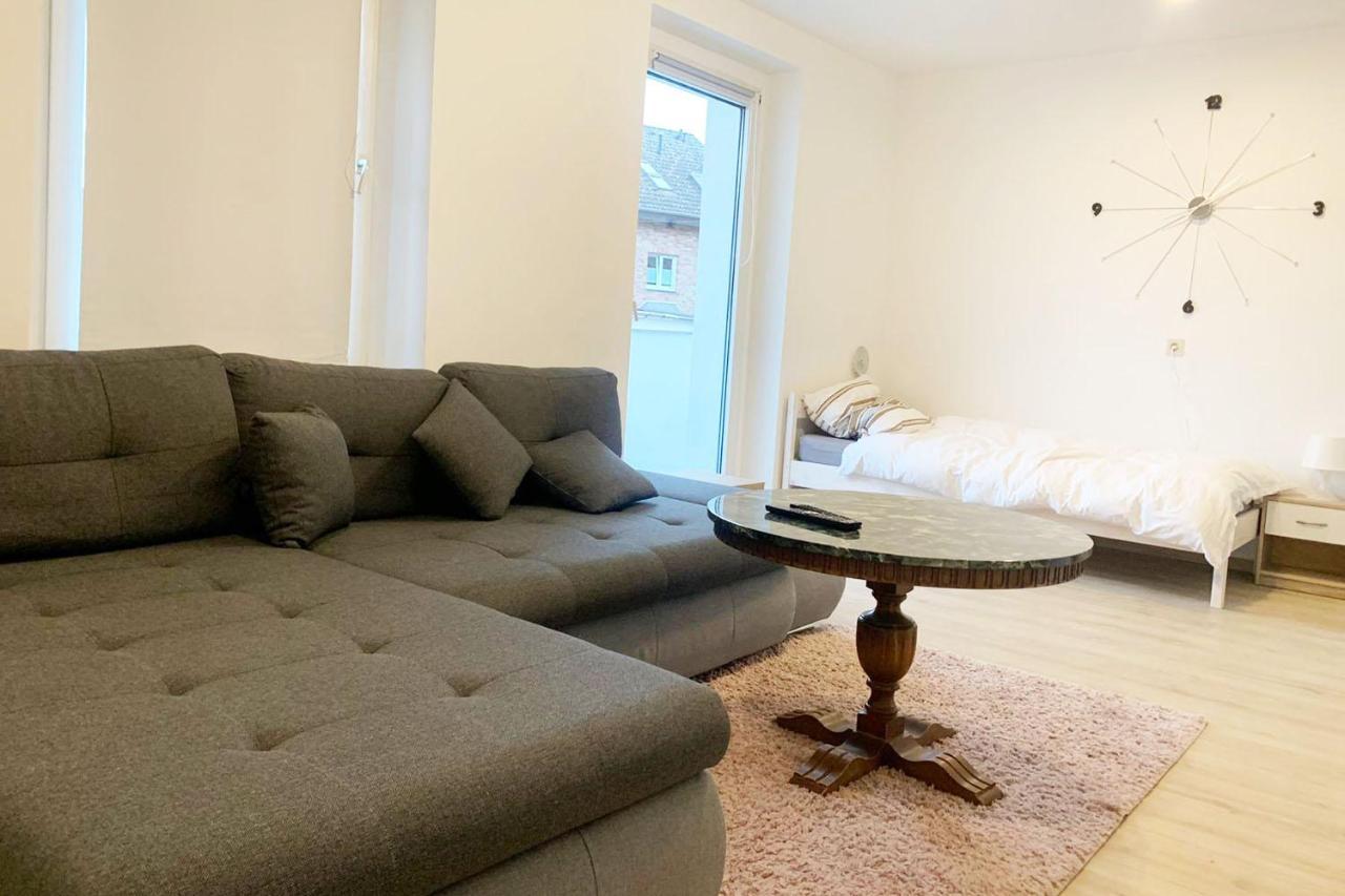 3 Bedroom Apartment In Leverkusen Exterior photo